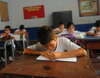 Instituciones educativas no hacen rendir a alumnos morosos