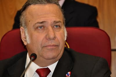 González Daher habló de prestar "servicios" a miembro del PCC