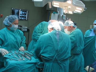 Madre decide donar riñones de su hijo