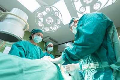 Realizan el primer trasplante de cabeza humana