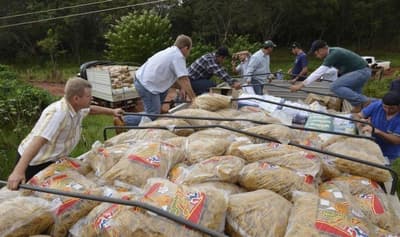 Menonitas entregan víveres a pedido de secuestradores