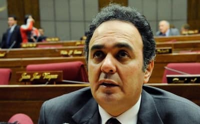 Bancada cartista se retira de sesión
