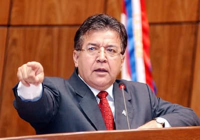Nicanor recurre a la justicia para jurar