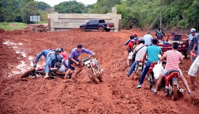 Sanjuaninos sufren por mal estado de caminos