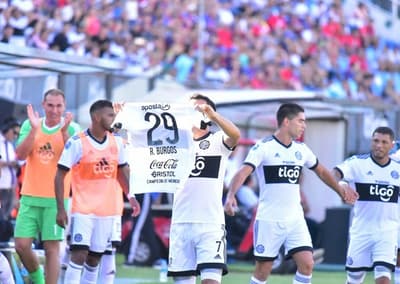 Camacho festejó con muestra de apoyo a Burgos