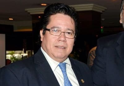 Dictaminan a favor de juicio político a Contralor