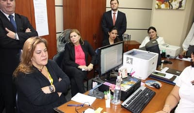 Sandra Quiñónez solicita informes sobre citación de Mabel Rehnfeldt