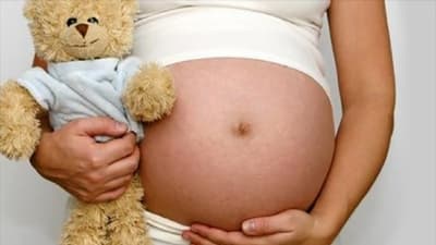 Investigan a joven por embarazo de su hermana adolescente