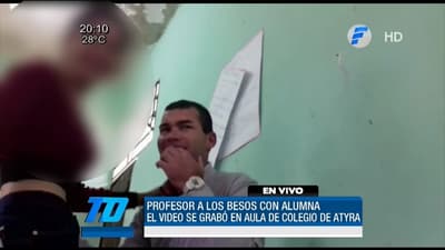 Docente fue grabado besando a su alumna