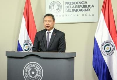 Embajador dice que “fue mejor haber quemado” el Congreso