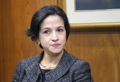 Fiscalía investigará a ministra de Hacienda