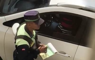 Comuna aplica sumario para agente grabado recibiendo coima