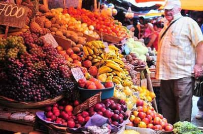 Frutas y verduras suben 30% y precios siguen altos