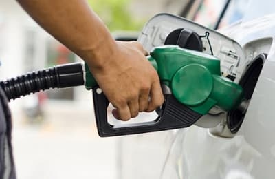 Cartes libera costos de la nafta común