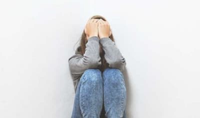 Madre relata abuso sufrido por su hija en despedida de aspirantes a bomberos