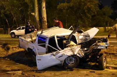 Automovilista fallece tras embestir contra un árbol