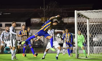 Luqueño aprovecha y se acerca a la punta