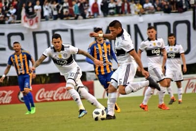 El campeón se aproxima a la punta