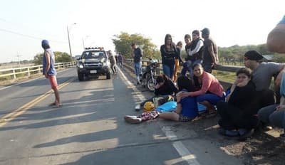 Joven mujer muere en fatal percance de motocicleta