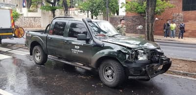 Dos heridos en accidente protagonizado por vehículo de FF.AA.
