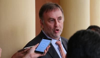 Ministro de Hacienda está a favor del subsidio temporal del pasaje