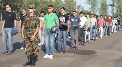 Ley vigente avala cobro de multa por no cumplir con servicio militar, aseguran