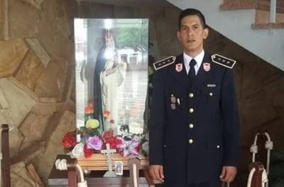 Cuerpo de subcomisario fue retirado de velorio, lamenta viuda y advierte amenazas