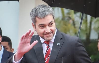 Abdo Benítez saca a relucir “valores democráticos”