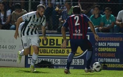 Cerro Porteño no gana ni con ventaja numérica