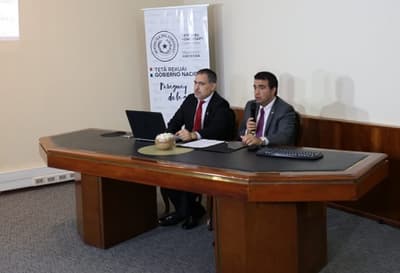 Funcionarios públicos cobrarán USD 740 millones en pocos días