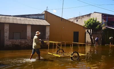 Pobladores del bañado prefieren alquilar antes que vivir en refugios