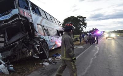 Tres personas mueren en fatal percance rutero