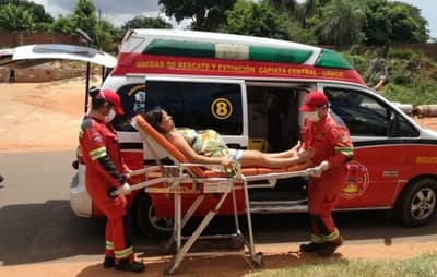 Mujer da a luz a bordo de una ambulancia rescatista