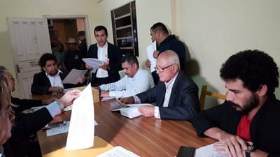 Califican de “mamotreto” el juramento de Kelembú