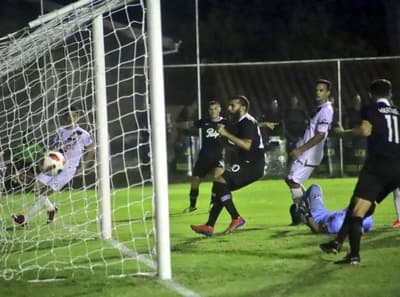 Libertad y River sellan igualdad