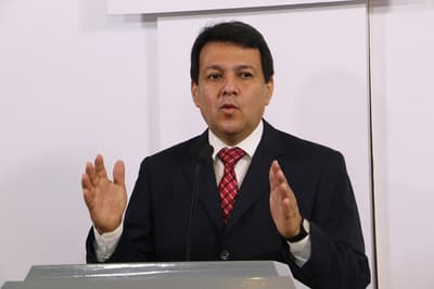 Salud solo contratará profesionales con títulos acreditados