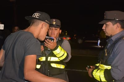 Caminera sostiene que conductores deben probar su inocencia y desata polémica