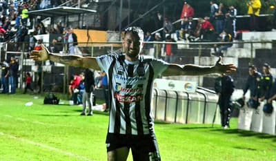 Santaní vence en duelo de “santos”
