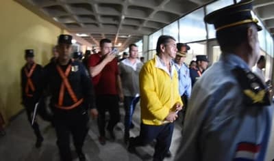 Imputan a taxistas por perturbación de la paz pública y resistencia