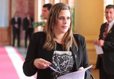 Kattya apoya el juicio político a Abdo Benítez y Velázquez