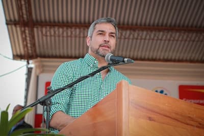 Abdo Benítez “celebra” reducción del desempleo