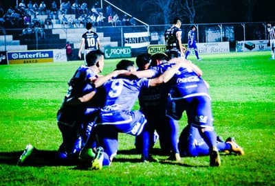 Dos partidos se juegan este viernes por la fecha 15 del Clausura