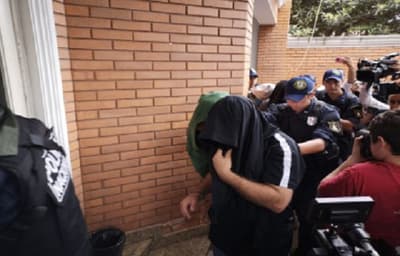 Juez envía a prisión a policías vinculados con narcos