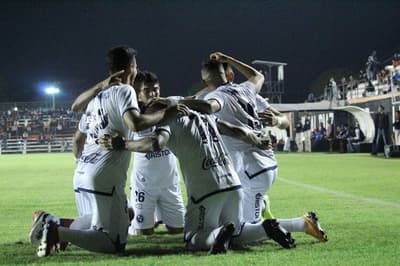 Sol clasifica a cuartos de final tras vencer a Atyrá FC