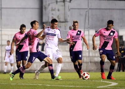 Nacional y River Plate no lograron sacarse ventaja