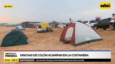Hinchas de Colón acampan en la Costanera