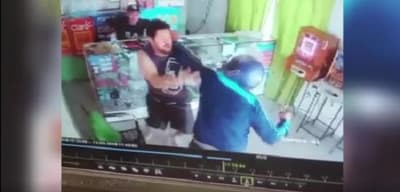 Propietario de local se enfrenta a delincuentes armados