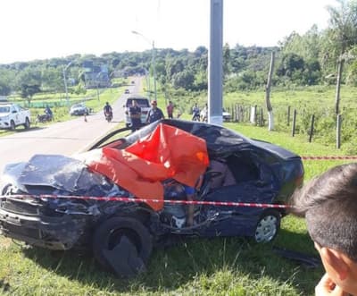 Padre y mellizos fallecen en accidente rutero en Acahay