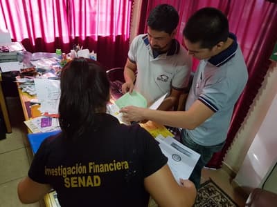 Tras denuncias de usura y extorsión, realizan allanamientos en simultáneo