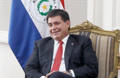 Grupo chileno es el primero en bajarse del emporio de HC